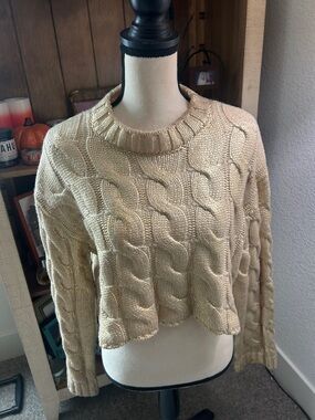 Women's Cable Knit Cropped Sweater - gold metallic shimmer by the Noli shop